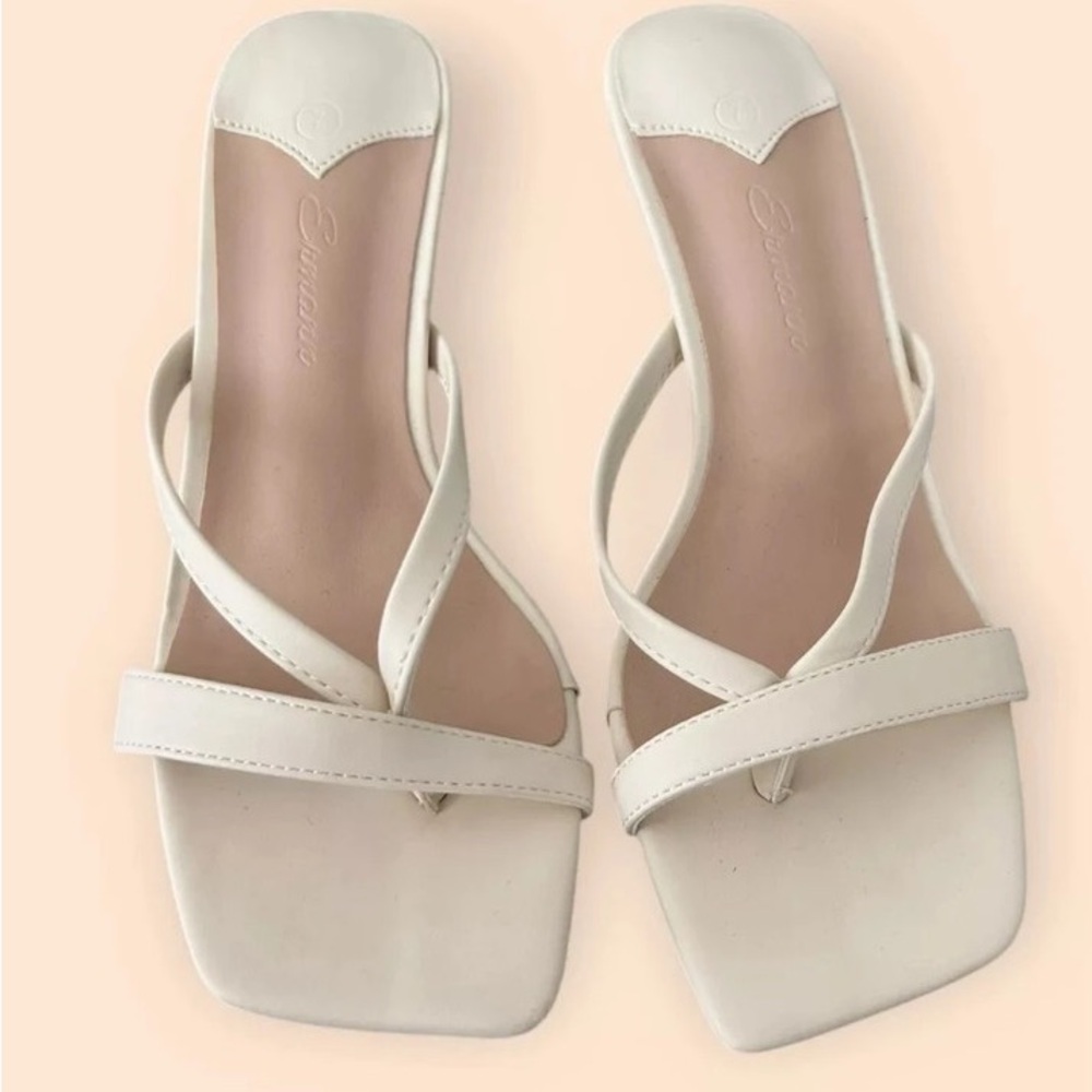 Minimalist Cream Sandals with Square Toe Design
